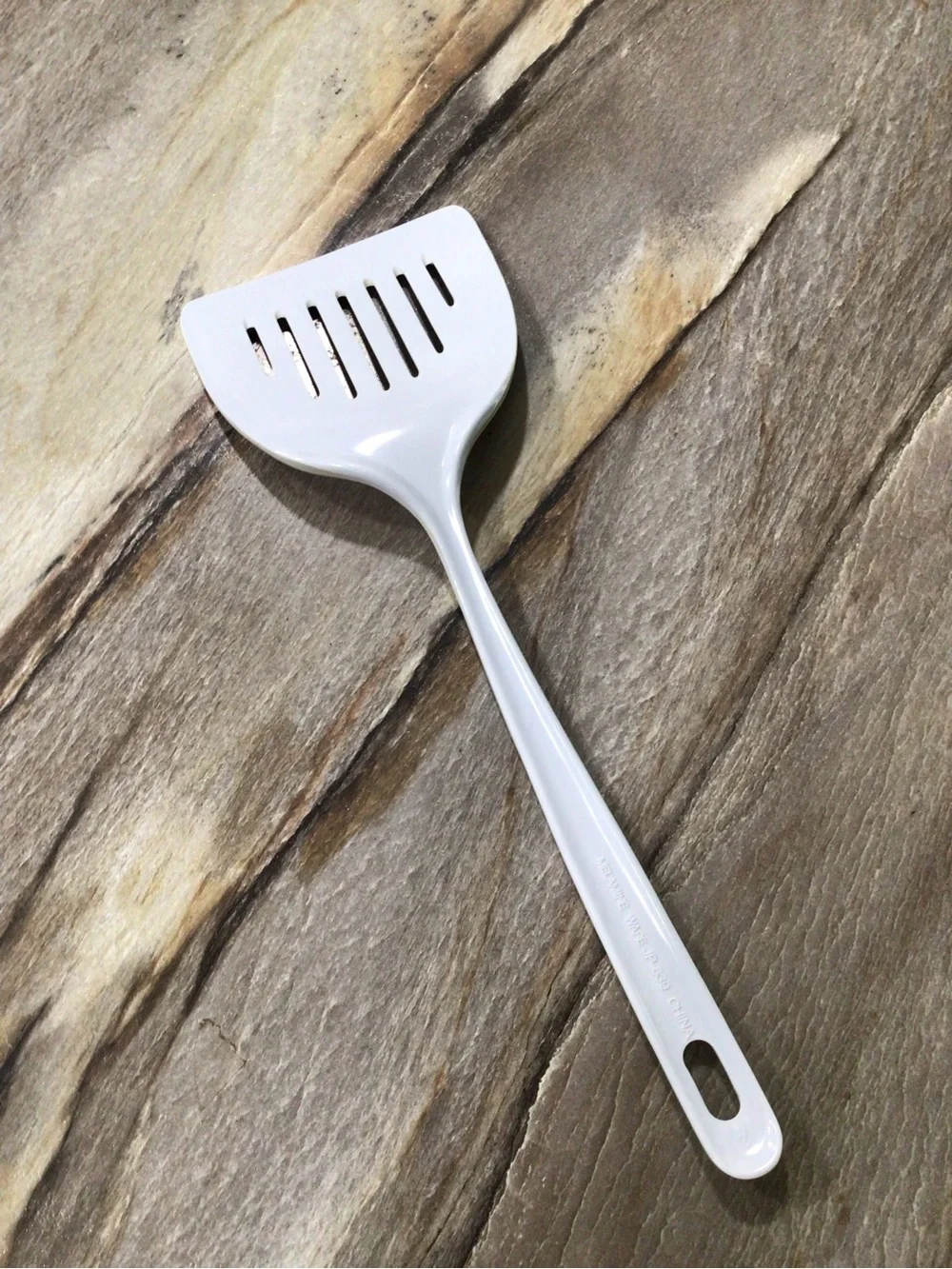 Vintage White Melamine-Ware Slotted Spatula Turner JP-639 Kitchen Utensil 11.75”